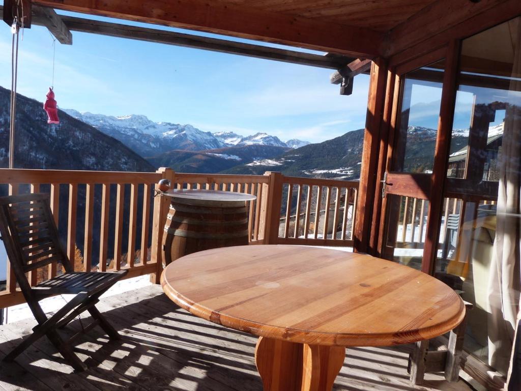 Chalet Panoramique Chateau-Ville-Vieille Luaran gambar
